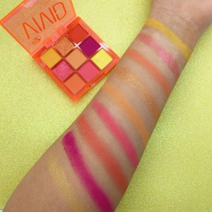 W7 Vivid Eyeshadow Palette Outrageous Orange 9gr